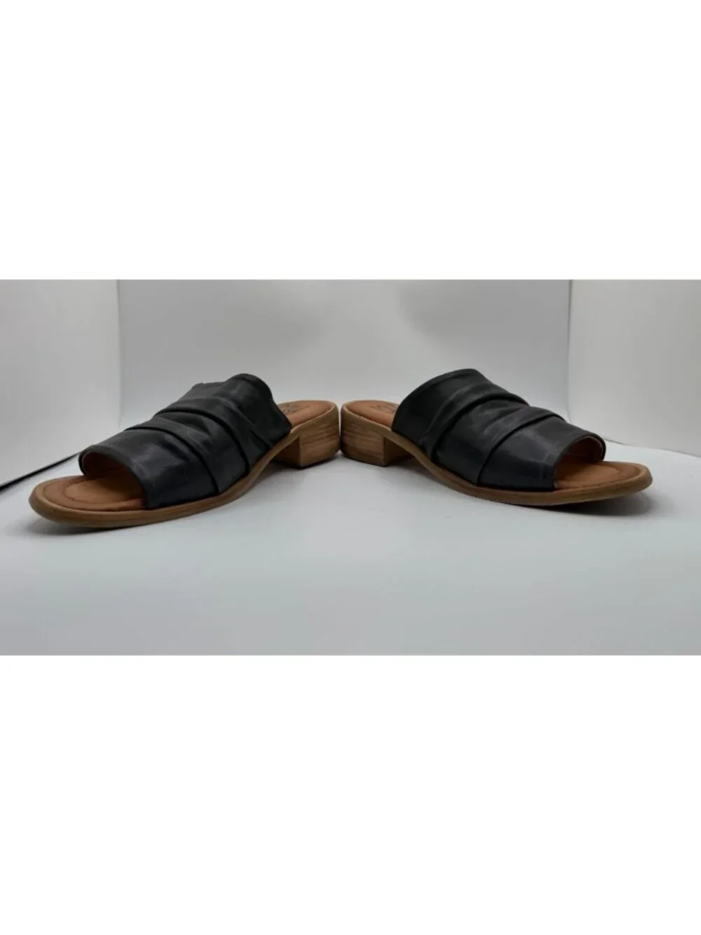 Miz Mooz Delilah Leather Slides Sandals Black Women Size 39/8.5 Open Toe Shoes